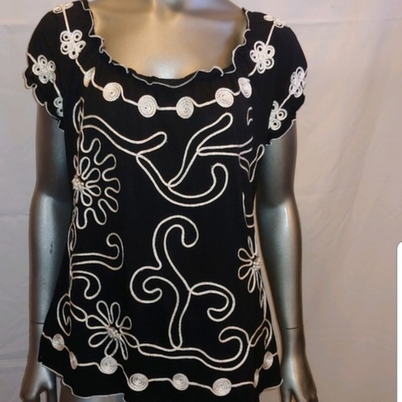 LAUREN MICHELLE TOP OFF SHOULDER SIZE MEDIUM - Picture 4 of 8